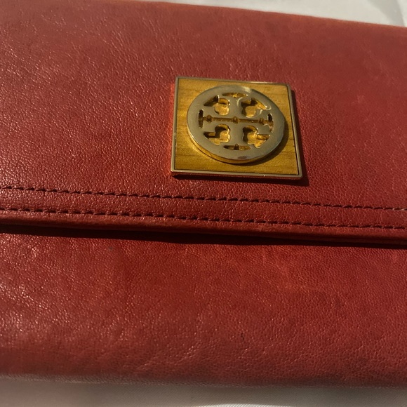 Tory Burch Wallet / Wristlet - Picture 4 of 12
